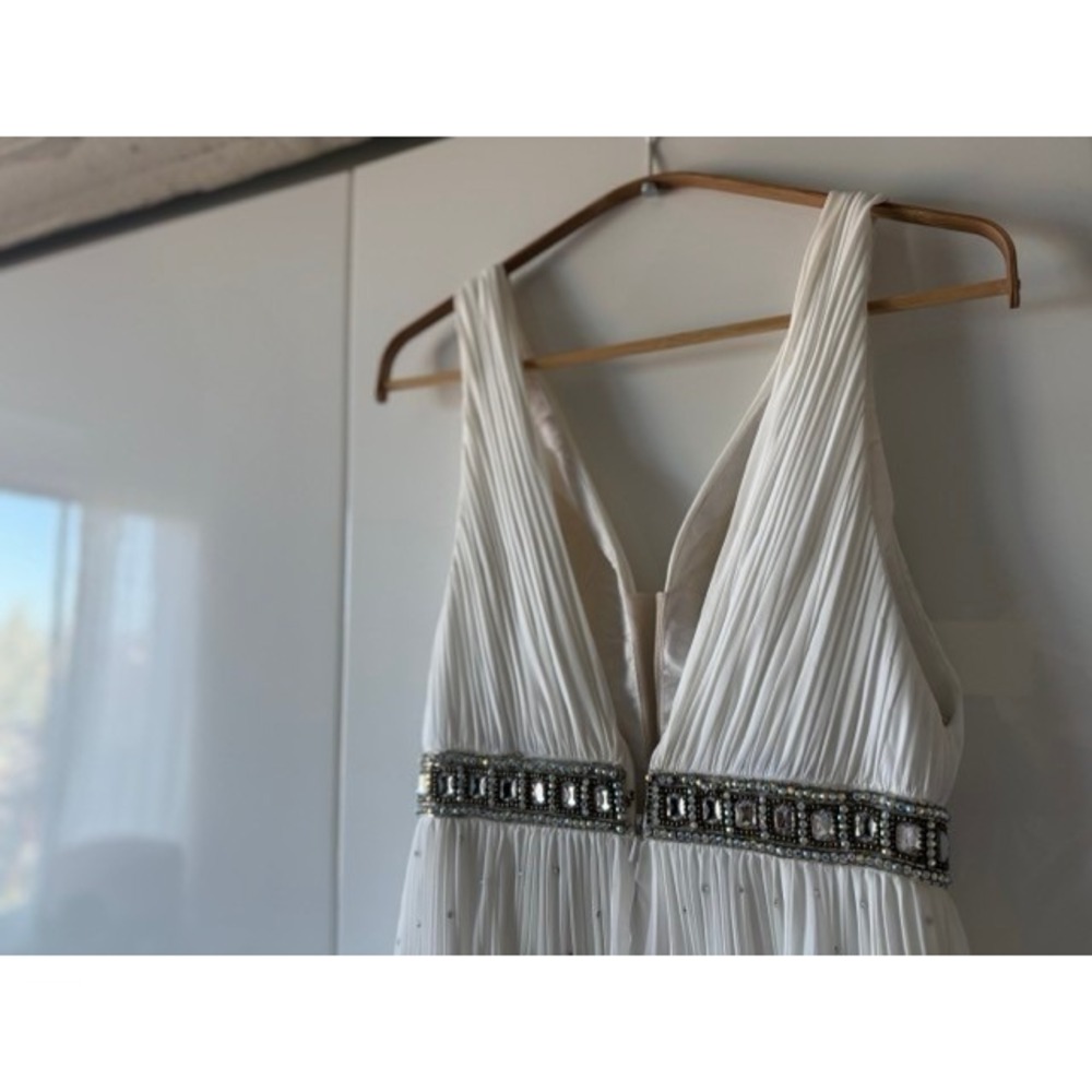 Sherri Hill White Beaded Deep V Pleated Goddess Gown Size 2 - Picture 4 of 14